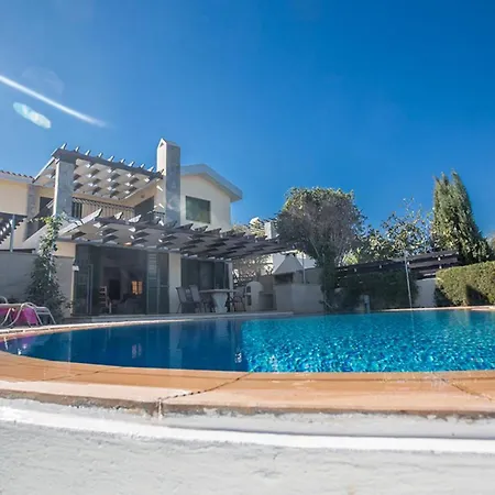 Villa Picture Relaxing Beside Your Private Pool In Reading Your Favourite Book 1320