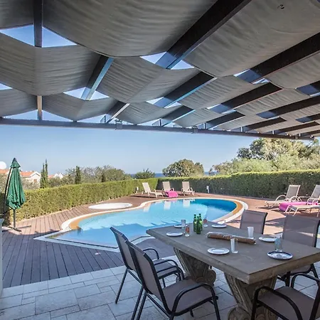 Vilă Picture Relaxing Beside Your Private Pool In Reading Your Favourite Book 1320 Protaras